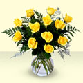  Çankaya çiçek yolla , çiçek gönder , çiçekçi   9 adet sari gül mika ve cam vazoda
