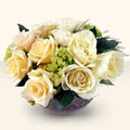  Çankaya çiçekçi çiçek siparişi vermek  9 adet sari gül cam yada mika vazo da  Ankara Çankaya uluslararası çiçek gönderme 