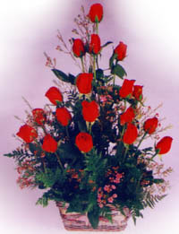 sevenlere özel sepet içerisinde 11 adet kirmizi gül  Çankaya çiçek yolla , çiçek gönder , çiçekçi  