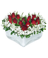  Ankara Çankaya çiçek gönderme sitemiz güvenlidir  mika kalp içerisinde 9 adet kirmizi gül