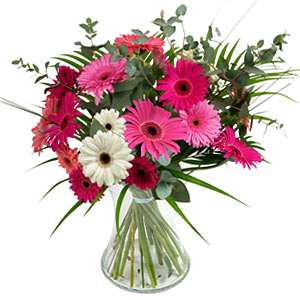 15 adet gerbera ve vazo çiçek tanzimi  Ankara Çankaya çiçek gönderme 