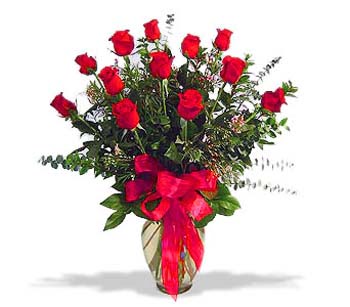 çiçek siparisi 11 adet kirmizi gül cam vazo  Ankara Çankaya çiçek gönderme 