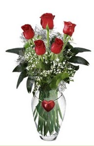  Ankara Çankaya çiçek gönderme sitemiz güvenlidir  5 adet kirmizi gül ve kalp çubuklu