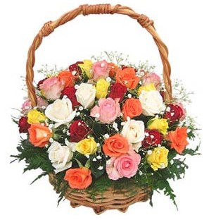 Ankara Çankaya çiçek gönderme sitemiz güvenlidir  29 adet rengarenk gül sepeti tanzimi