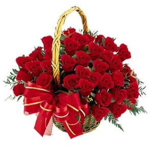  Ankara Çankaya güvenli kaliteli hızlı çiçek  41 adet kırmızı gül sepeti aranjmanı