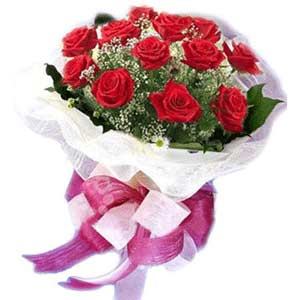  Çankaya çiçek servisi , çiçekçi adresleri  11 adet kırmızı güllerden buket modeli