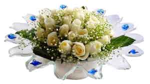  Ankara Çankaya çiçek siparişi sitesi  11 adet Beyaz güller özel cam tanzim