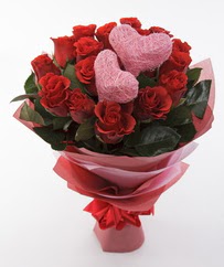12 adet kırmızı gül ve 2 adet kalp çubuk  Ankara çiçek gönderme Çankaya ucuz çiçek gönder 
