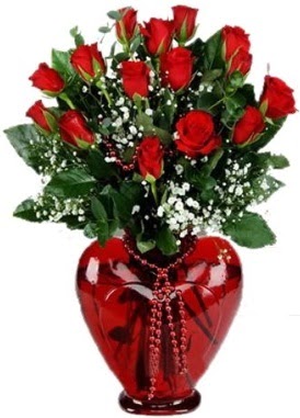 Cam kalp içerisinde 15 kırmızı gül  Ankara Çankaya hediye çiçek yolla 