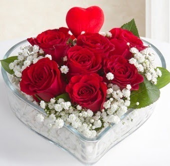 Kalp içerisinde 7 kırmızı gül kalp çubuk  Çankaya çiçekçiler 14 şubat sevgililer günü çiçek 