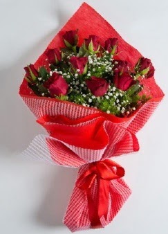 11 adet kırmızı gülden buket  Ankara Çankaya çiçek gönderme 