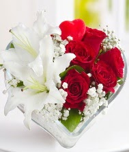 1 kazablanka 5 kırmızı gül kalpte  Ankara Çankaya çiçek gönderme sitemiz güvenlidir 