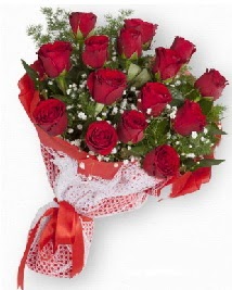11 kırmızı gülden buket  Çankaya çiçekçi çiçek siparişi vermek 