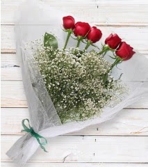 5 kırmızı gülden sade buket  Ankara Çankaya anneler günü çiçek yolla 