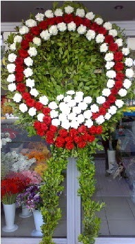 Cenaze çelenk çiçeği modeli  Ankara Çankaya hediye çiçek yolla 
