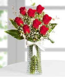 7 Adet vazoda kırmızı gül sevgiliye özel  Ankara Çankaya online çiçekçi , çiçek siparişi 