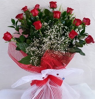 Kız isteme çiçeği buketi 13 adet kırmızı gül  Ankara Çankaya uluslararası çiçek gönderme 