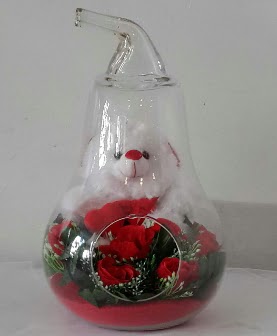 Orta boy cam armut Ayıcık ve yapay güller  Ankara Çankaya çiçek online çiçek siparişi 
