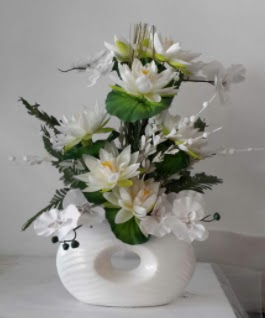 Porselen yapay çiçek tanzimi  Ankara Çankaya anneler günü çiçek yolla 