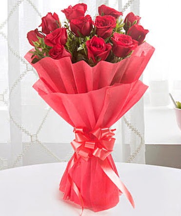12 adet kırmızı gülden modern buket  Ankara Çankaya anneler günü çiçek yolla  